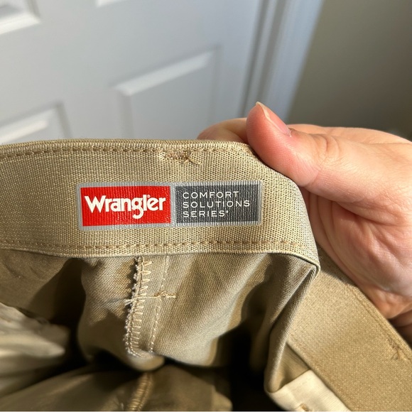 Wrangler Comfort Men's Khaki Pants 44 X 30 - Picture 8 of 9